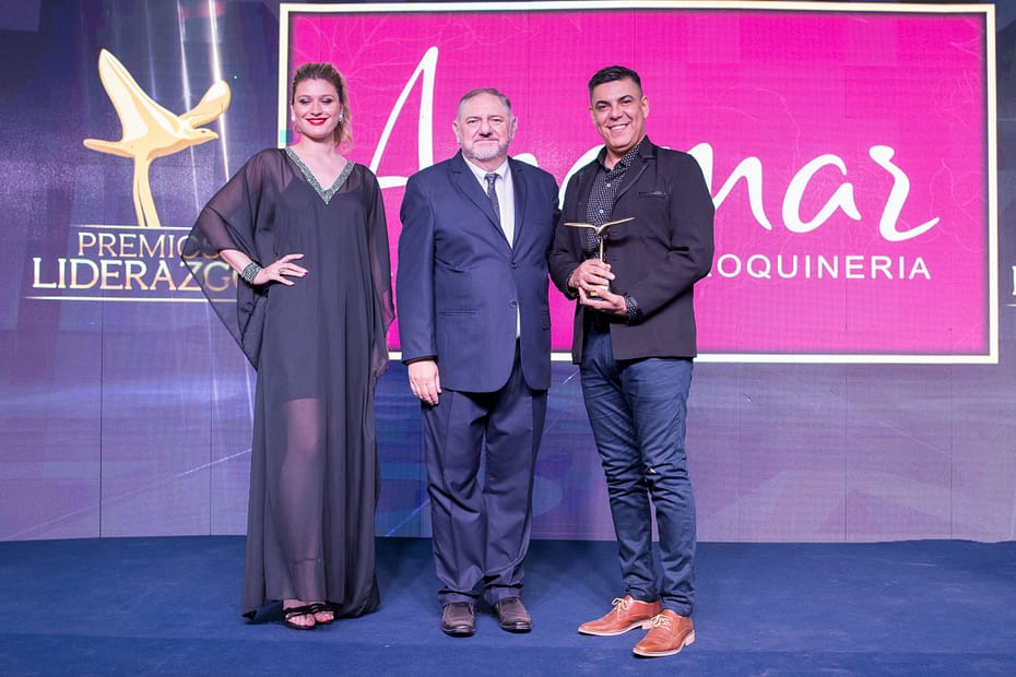 Anamar Calzado y Marroquinería recibe la distinción Premios Liderazgo